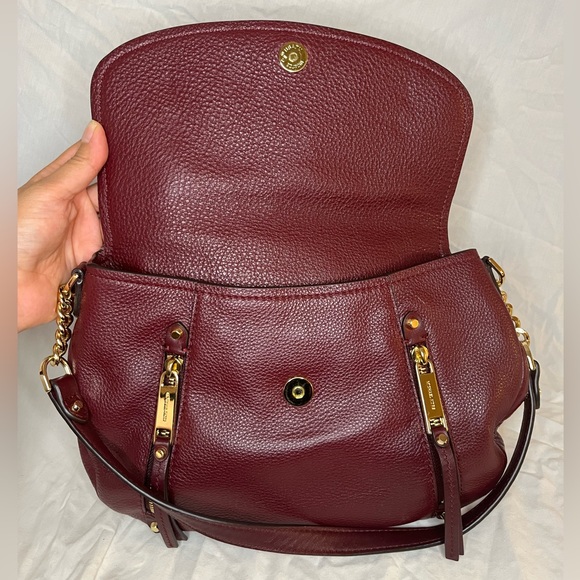 NWOT Michael Kors MK Evie Medium Pebbled Leather Shoulder Bag Burgundy - Picture 9 of 12